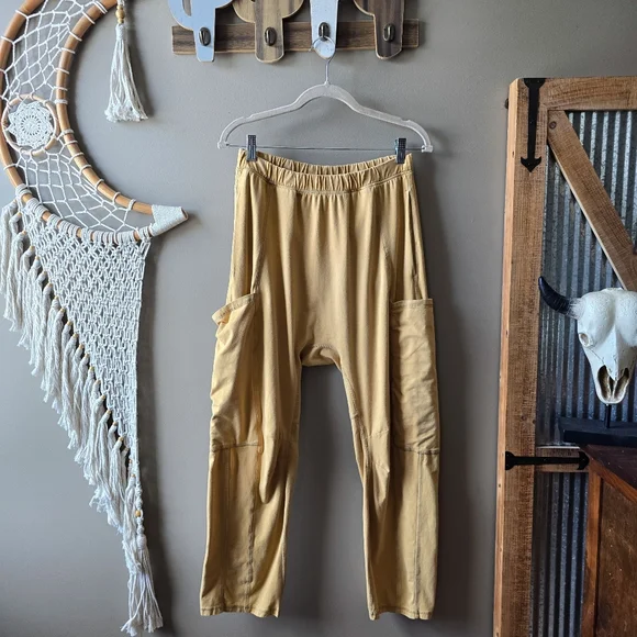 Free People Movement Hot Shot Pants Camel - Picture 1 of 7